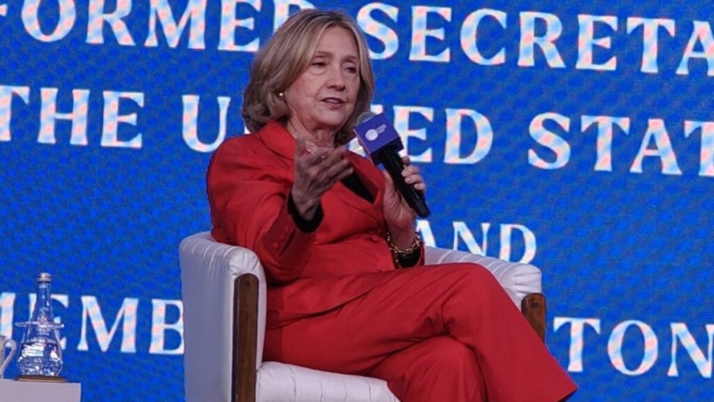 Hillary Clinton during her Global South climate action address at Mumbai Climate Week. Image credit: DD/EdPublica