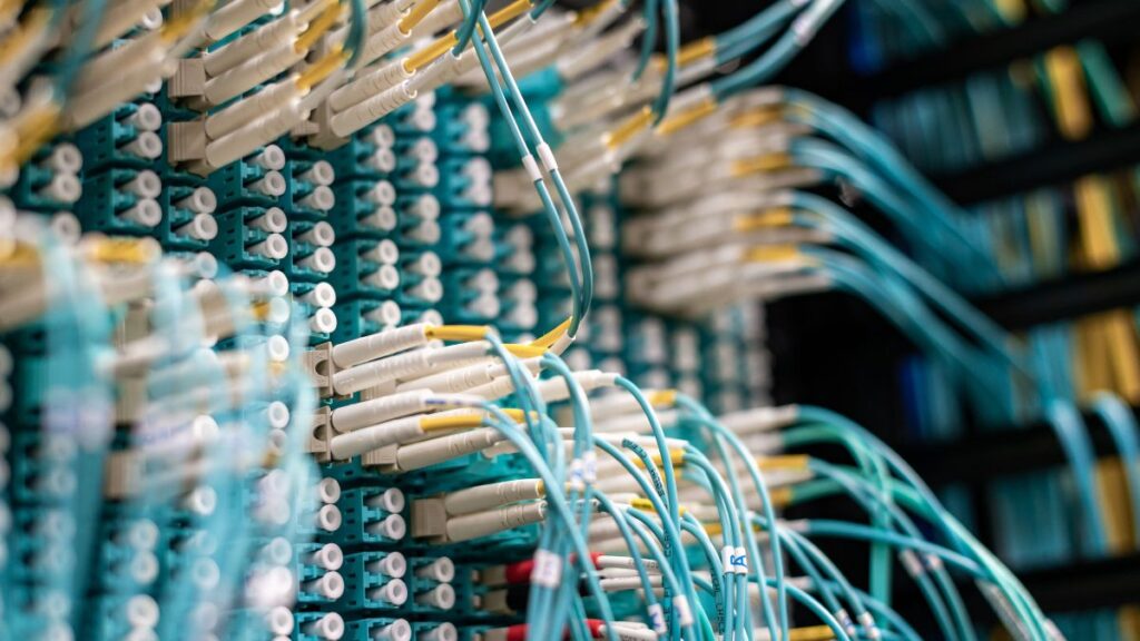 Climate Risks Shadow India's Data Centre Boom, New Global Report Warns 56 Climate risk to data centres: Extreme heat and infrastructure disruptions could threaten planned data centres in some of the country's fastest-growing technology hubs