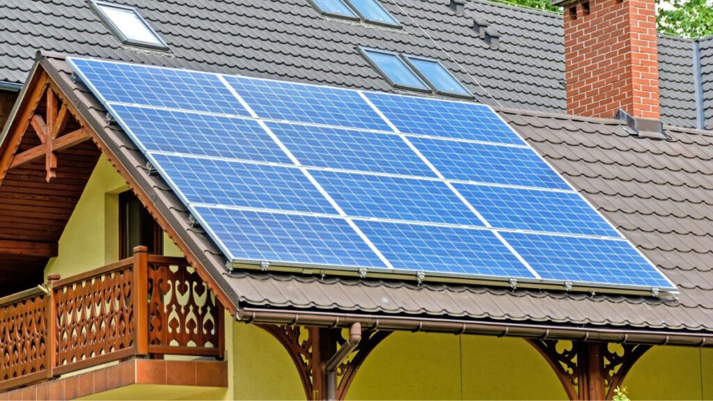 India's Power Grid Gets Greener: Green Energy Break a New Record 42 Solar and wind energy in India
