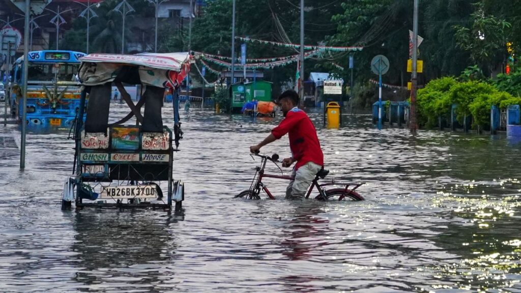Monsoon Intensifies Across 10 States as IMD Issues Heavy Rain Alert 42 Heavy monsoon: IMD alerts heavy rainfall in India