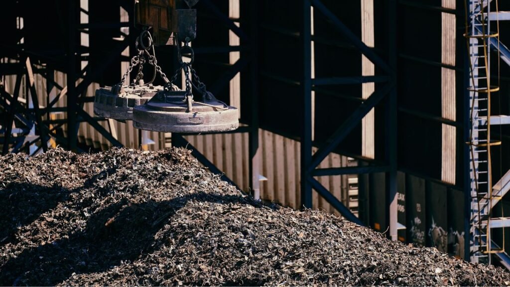 Nuclear power expansion using private participation and the concern of increase in nuclear waste generation.