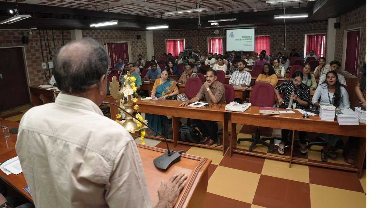 Chairmsn of KSBB addresses participants during the Kerala State Biodiversity Board’s media capacity strengthening workshop at SAMETI in Kerala.