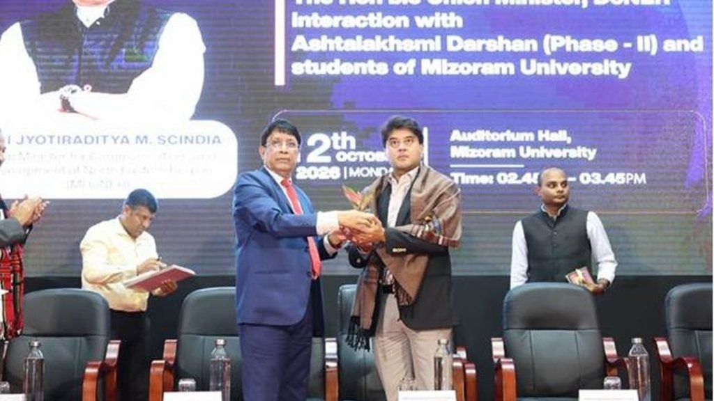 Union Minister Jyotiraditya M. Scindia’s interaction with Ashtalakshmi Darshan participants and Mizoram University students during an event at the university.